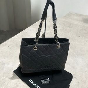 CHANEL Quilted Caviar CC Grand Shopping Tote